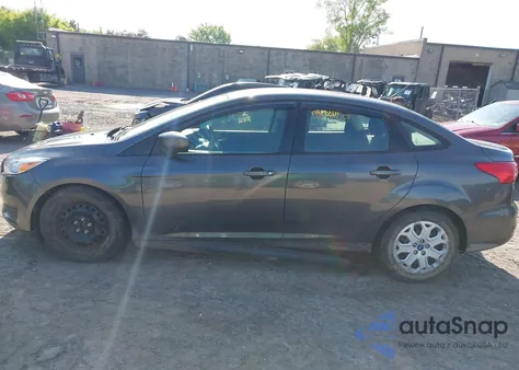 2018 Ford Focus Se z USA, uszkodzony, nr VIN 1FADP3F20JL254076